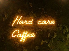 Hard core Coffee -valomainos